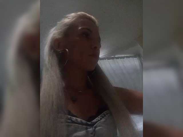 Laurien live cam on BongaCams