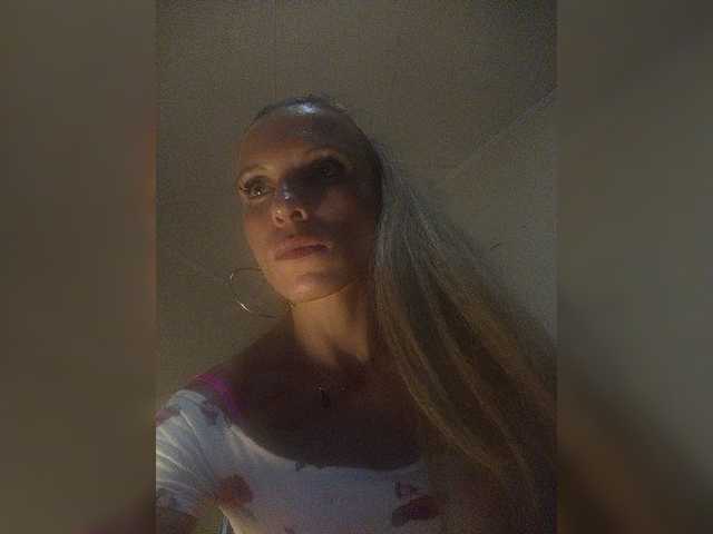 Laurien live cam on BongaCams