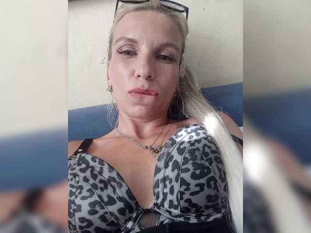 Laurien live cam on BongaCams