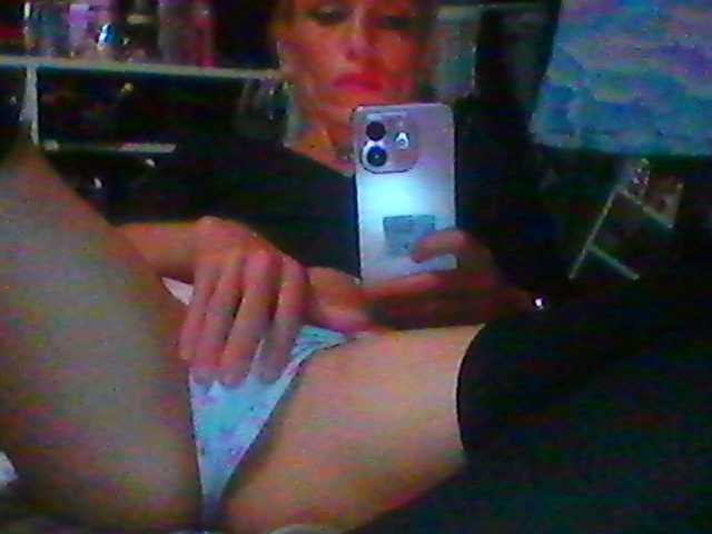 Laurien live cam on BongaCams