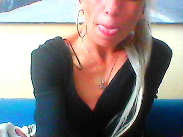 Model: Lauries