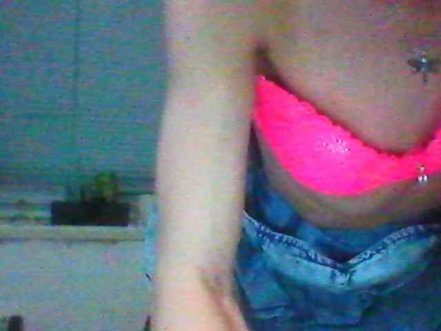 Model: Lauries