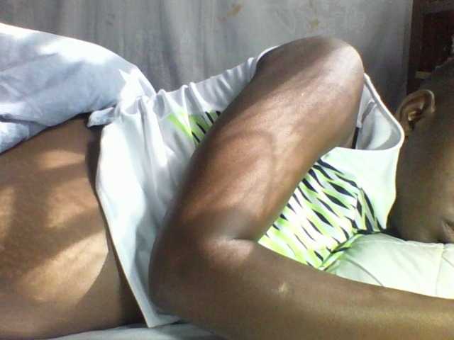 african-pussy1 live cam on BongaCams