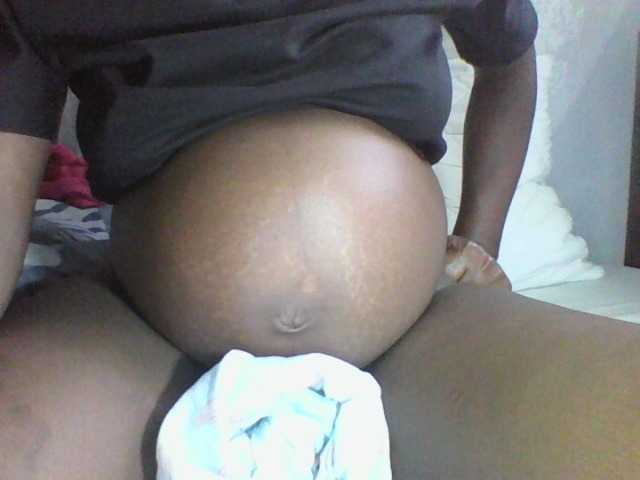 african-pussy1 live cam on BongaCams