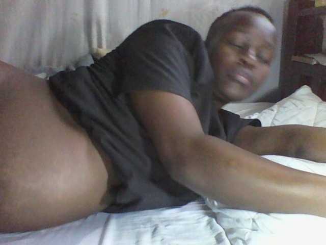 african-pussy1 live cam on BongaCams