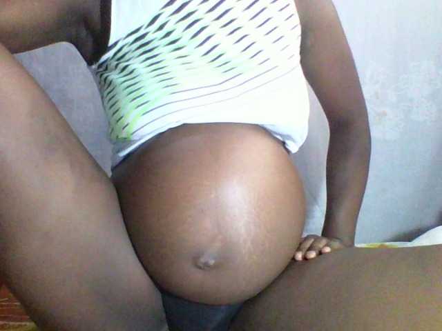 african-pussy1 live cam on BongaCams