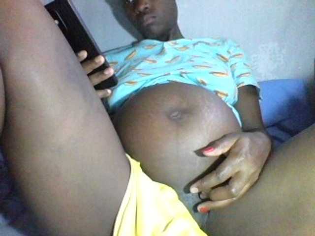 african-pussy1 live cam on BongaCams