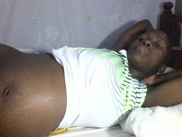 african-pussy1 live cam on BongaCams