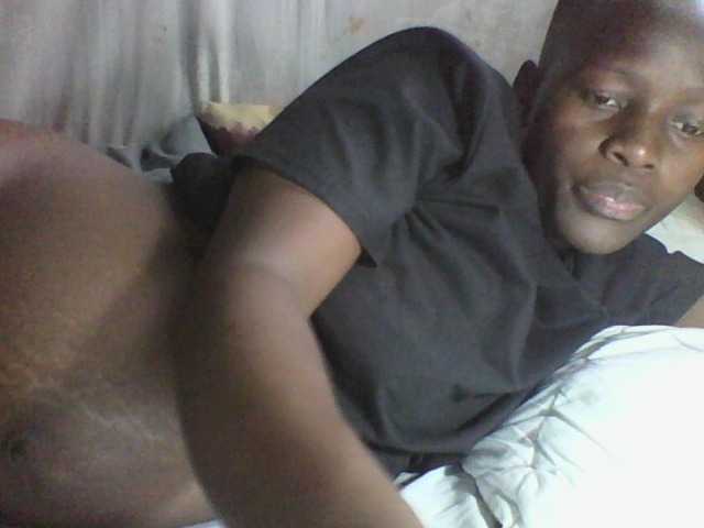 african-pussy1 live cam on BongaCams