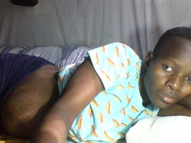 african-pussy1 live cam on BongaCams