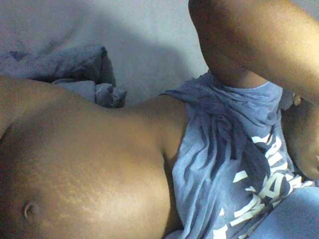 african-pussy1 live cam on BongaCams