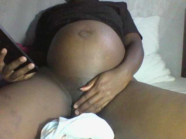 african-pussy1 live cam on BongaCams