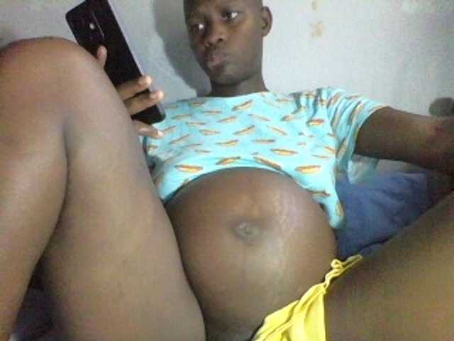 african-pussy1 live cam on BongaCams