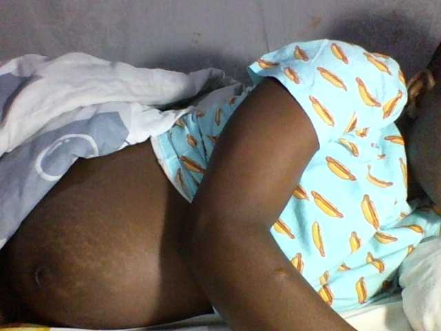 african-pussy1 live cam on BongaCams