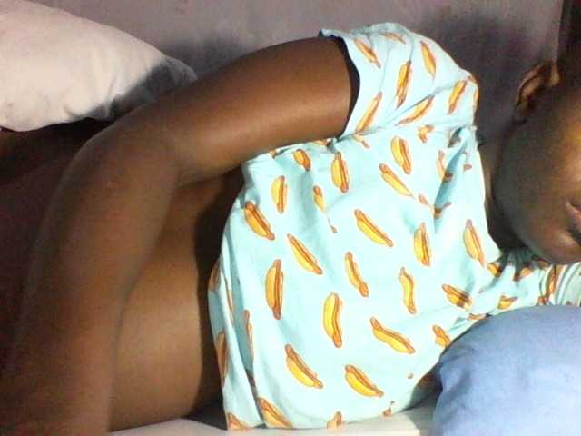 african-pussy1 live cam on BongaCams