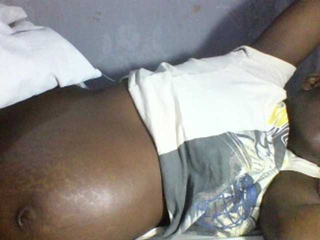 african-pussy1 live cam on BongaCams