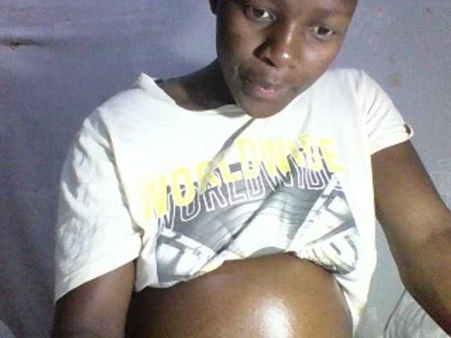 african-pussy1 live cam on BongaCams