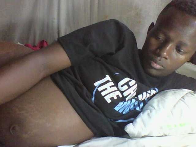 african-pussy1 live cam on BongaCams