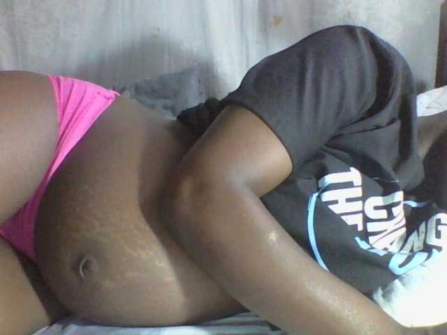 african-pussy1 live cam on BongaCams