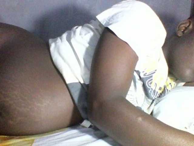 african-pussy1 live cam on BongaCams