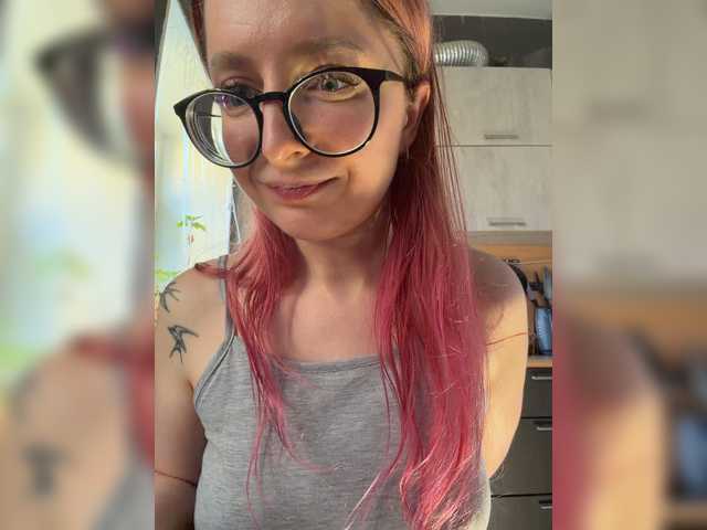 Emma4coy live cam on BongaCams