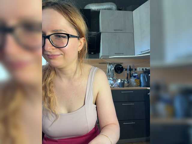 Emma4coy live cam on BongaCams