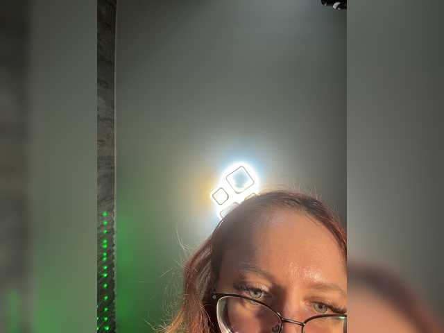 Emma4coy live cam on BongaCams