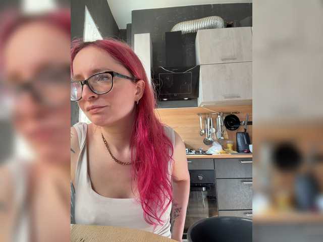 Emma4coy live cam on BongaCams