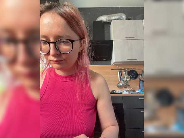 Emma4coy live cam on BongaCams