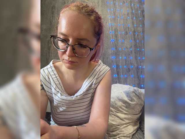 Emma4coy live cam on BongaCams