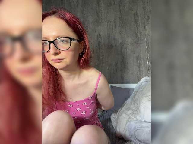 le modèle emma4you est en webcam porno dans un show sur le site bongacams, il possède les tags suivants: White/Caucasian,Redhead,Shaved