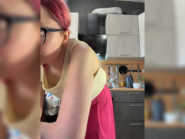 Emma4coy live cam on BongaCams