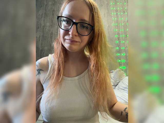Emma4coy live cam on BongaCams