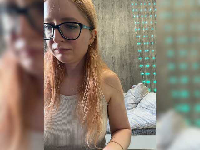 Emma4coy live cam on BongaCams