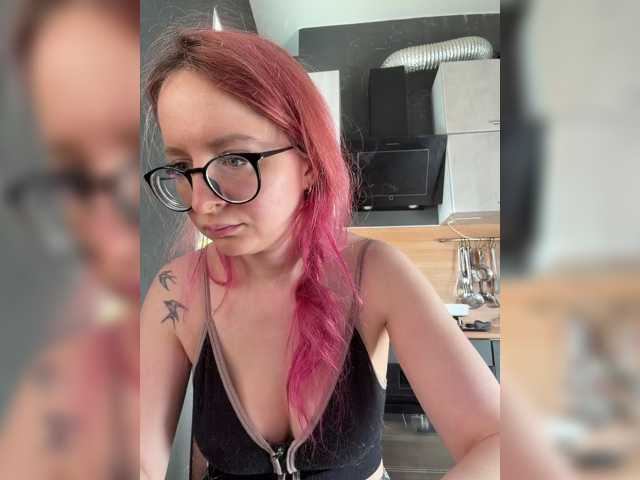 Emma4coy live cam on BongaCams
