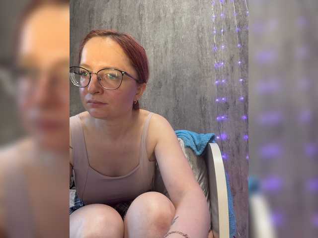 Emma4coy live cam on BongaCams