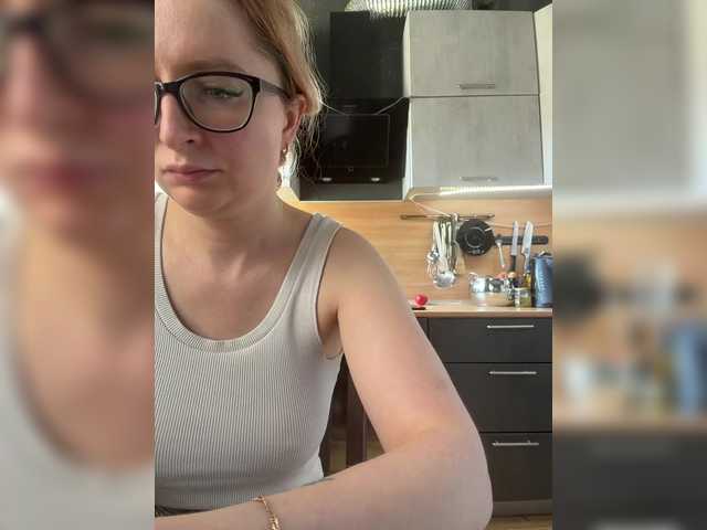 Emma4coy live cam on BongaCams