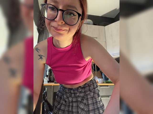 Emma4coy live cam on BongaCams