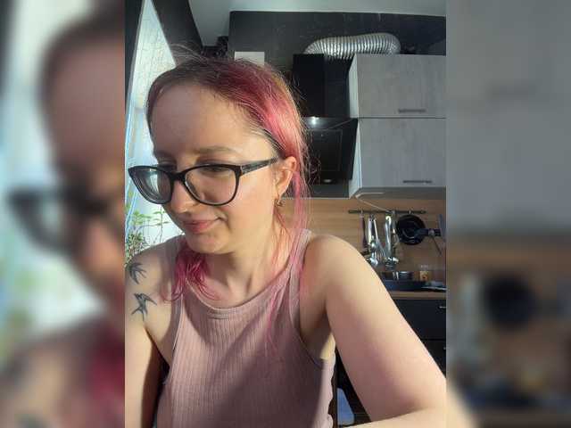 Emma4coy live cam on BongaCams
