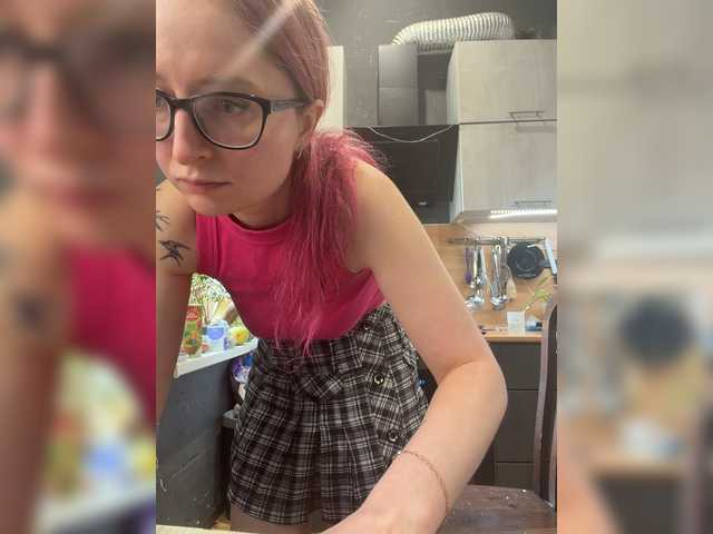 Emma4coy live cam on BongaCams