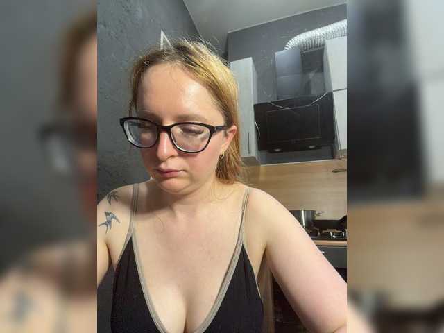 Emma4coy live cam on BongaCams