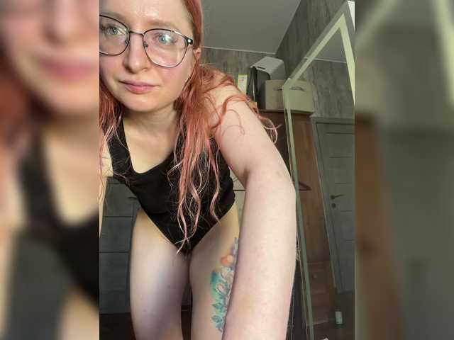 Emma4coy live cam on BongaCams