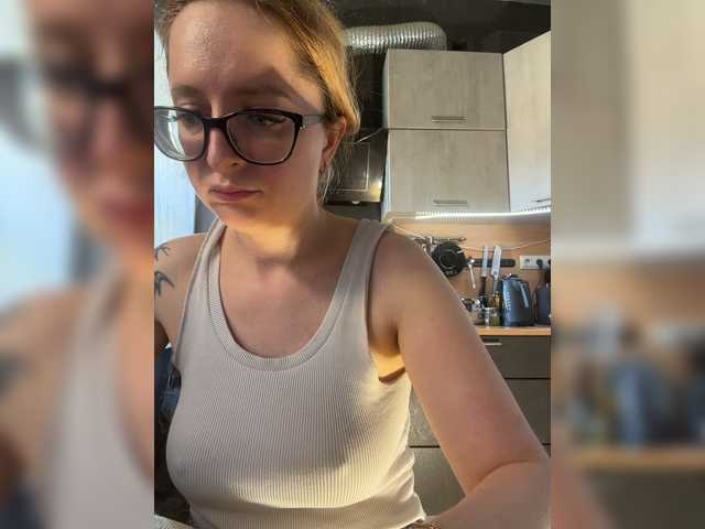 Emma4coy live cam on BongaCams