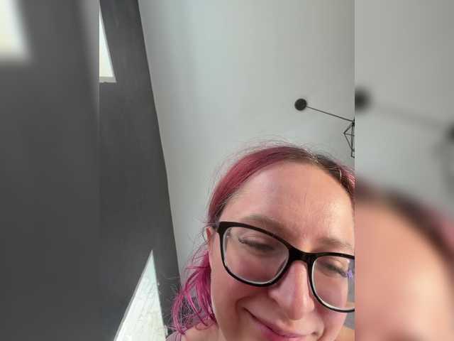 emma4you live cam preview