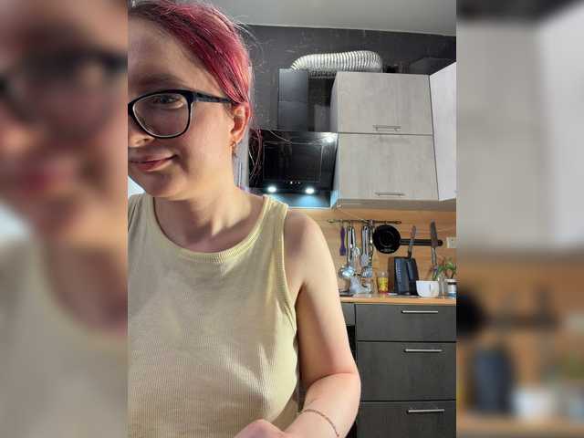Emma4coy live cam on BongaCams