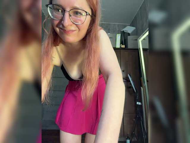 Emma4coy live cam on BongaCams