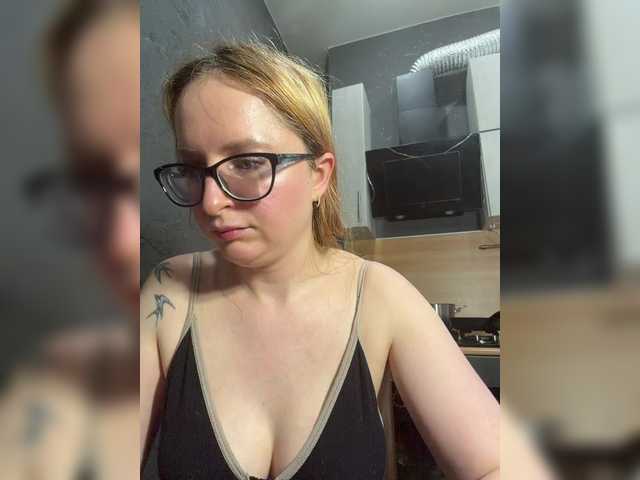 Emma4coy live cam on BongaCams
