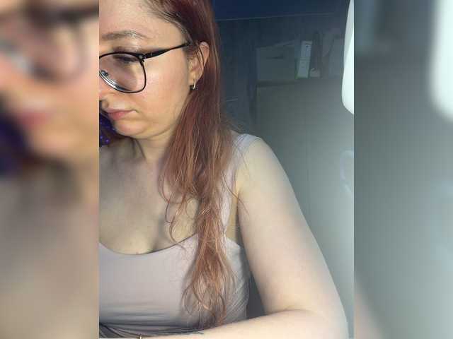 Emma4coy live cam on BongaCams