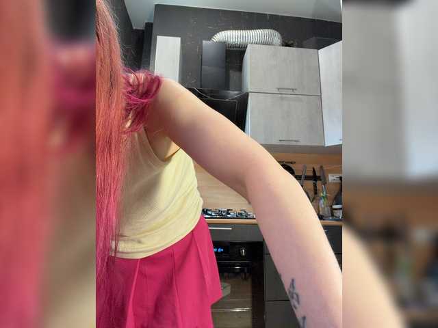 Emma4coy live cam on BongaCams
