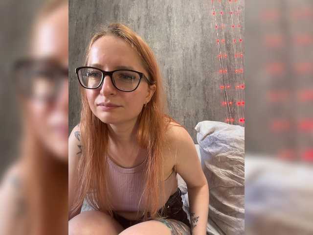 Emma4coy live cam on BongaCams